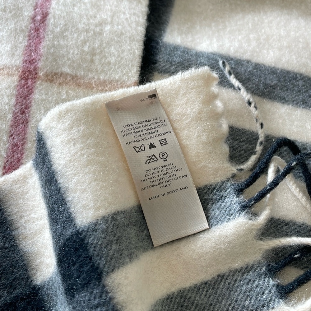 Authentic Burberry scarf vintage style from late 2000s
